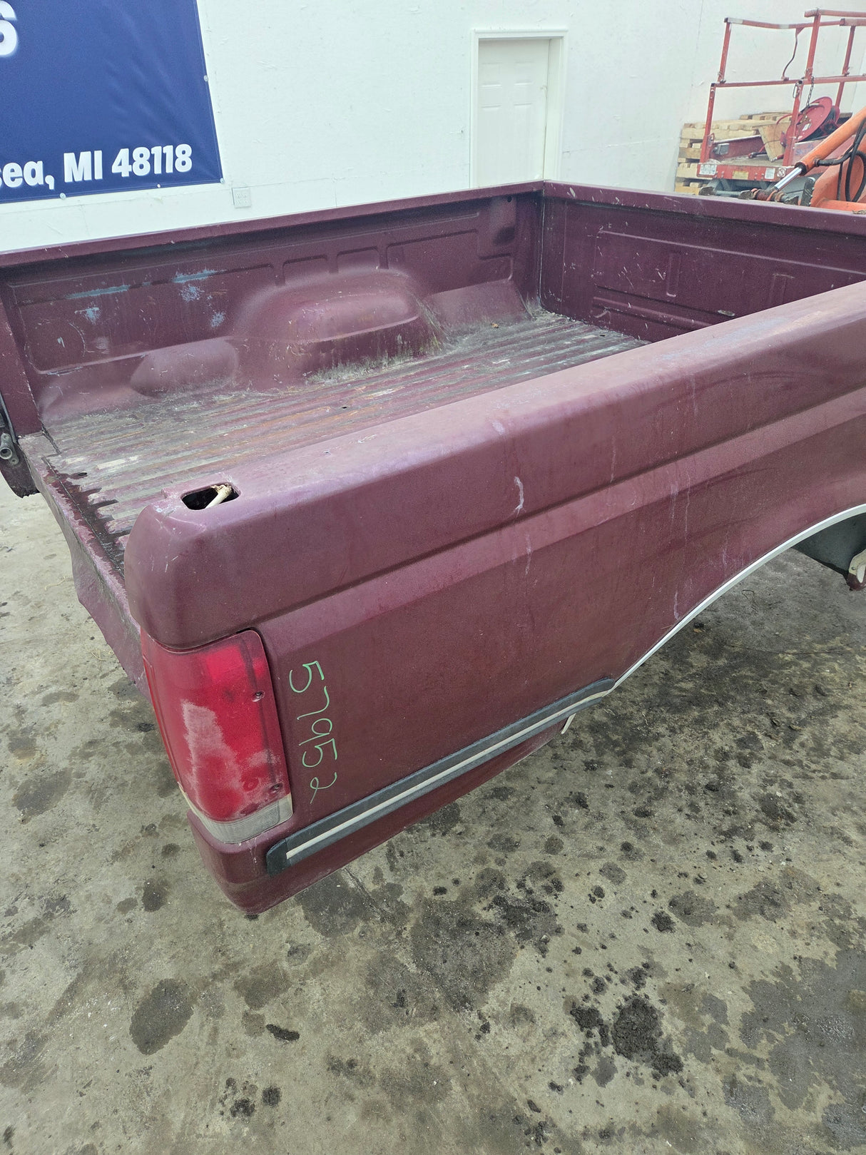 1987-1997 Ford F150 F250 F350 OBS 6' 9" Short Truck Bed