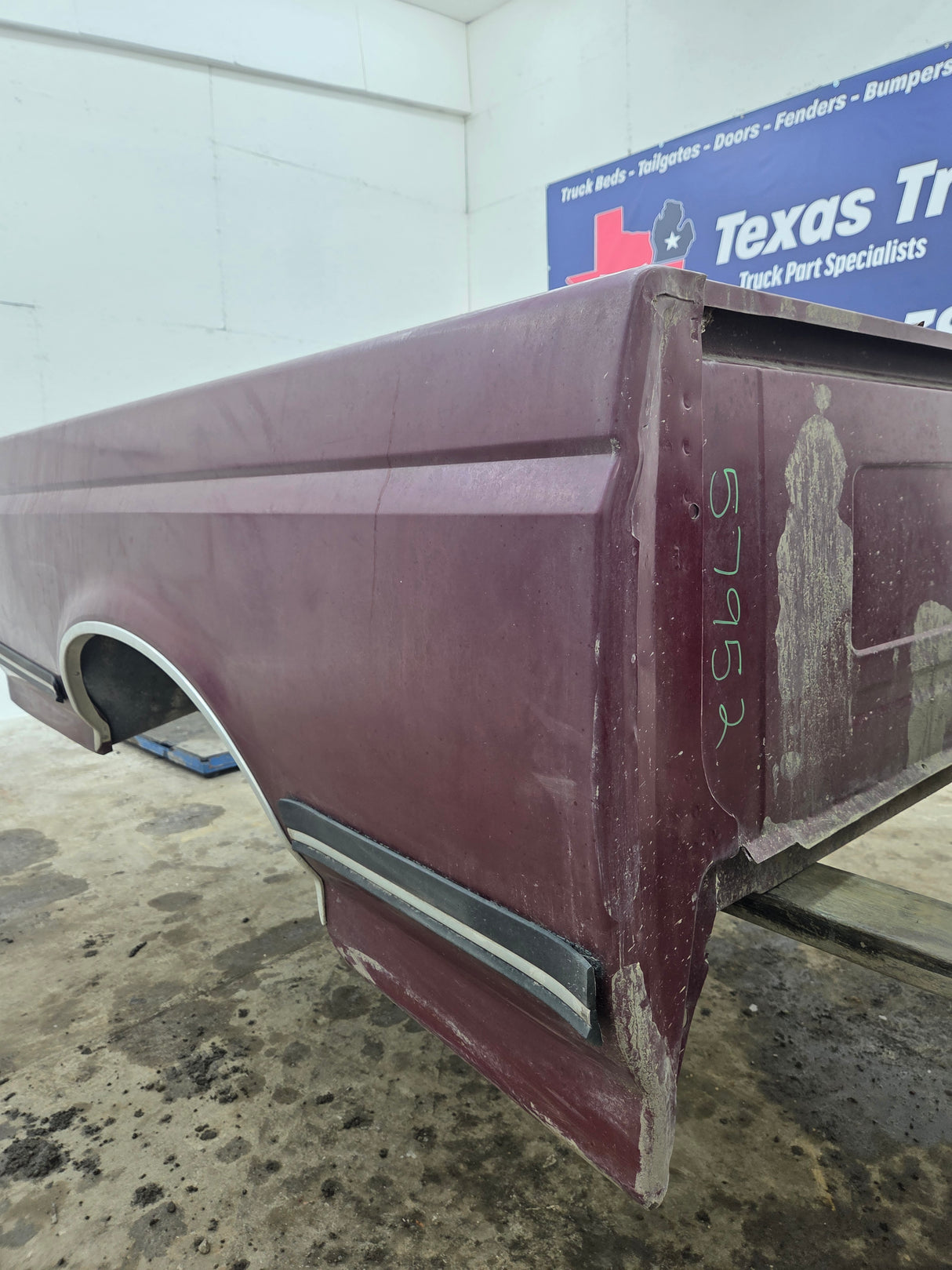 1987-1997 Ford F150 F250 F350 OBS 6' 9" Short Truck Bed