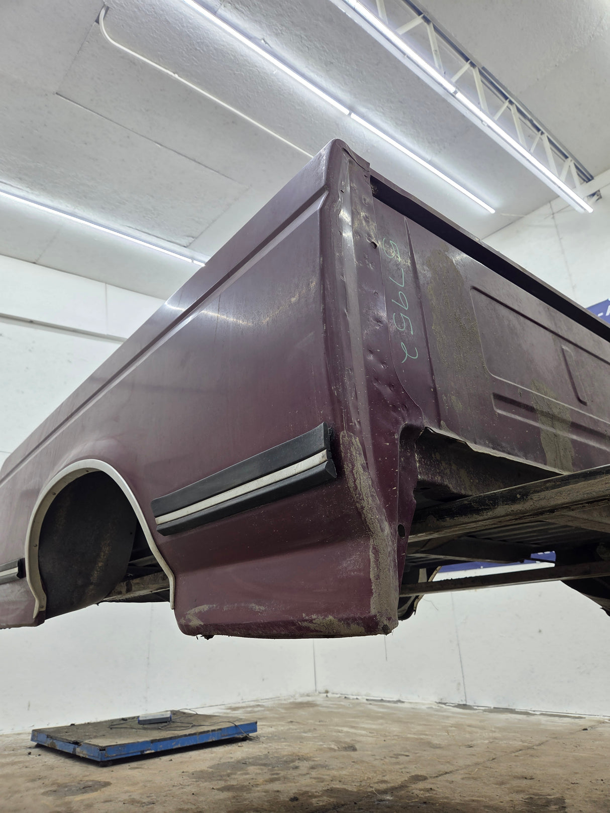 1987-1997 Ford F150 F250 F350 OBS 6' 9" Short Truck Bed