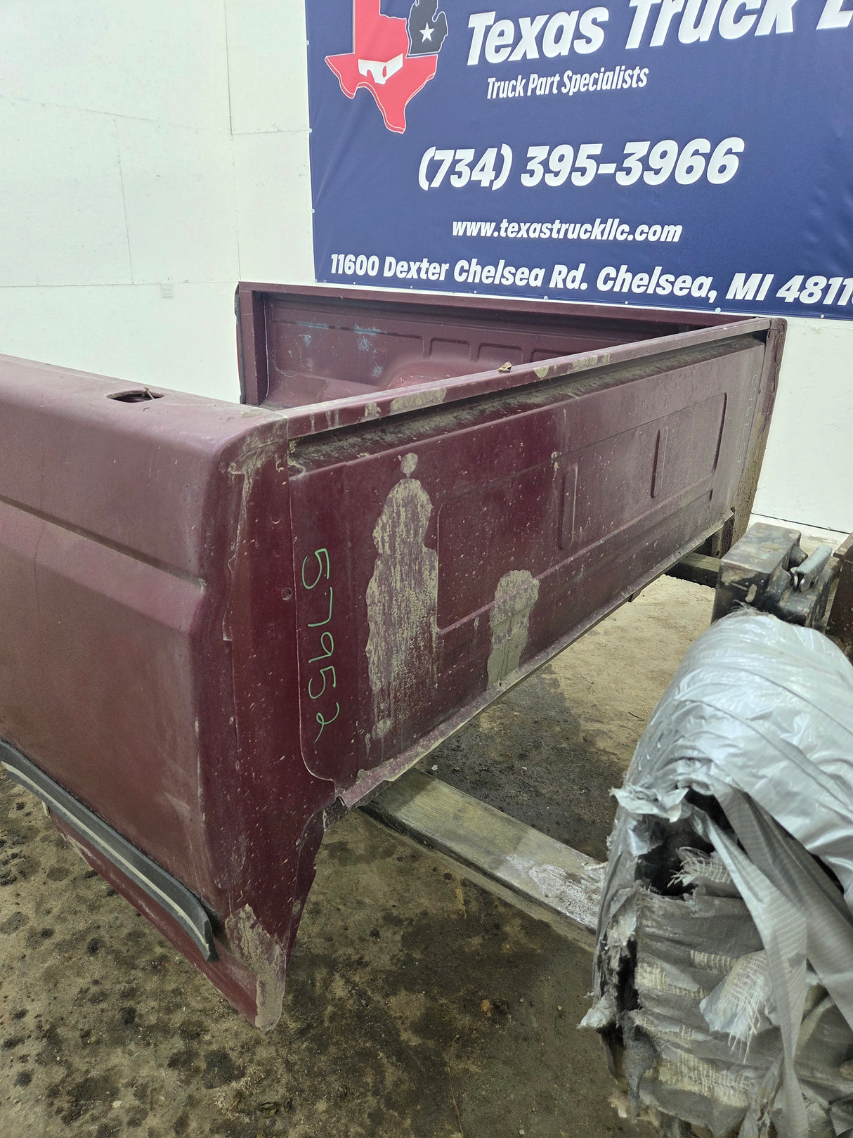 1987-1997 Ford F150 F250 F350 OBS 6' 9" Short Truck Bed