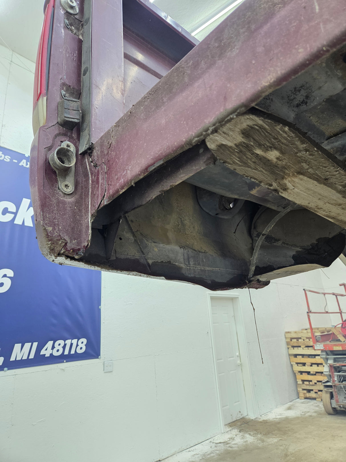 1987-1997 Ford F150 F250 F350 OBS 6' 9" Short Truck Bed