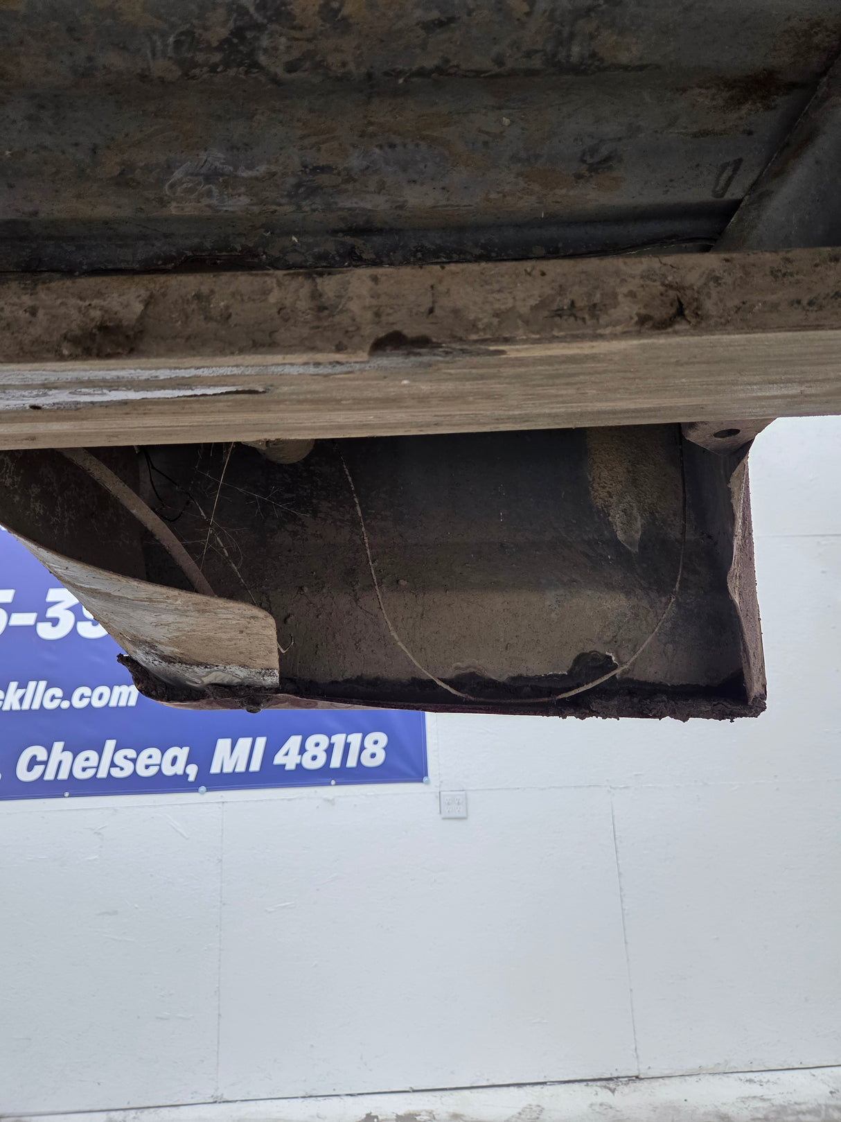 1987-1997 Ford F150 F250 F350 OBS 6' 9" Short Truck Bed