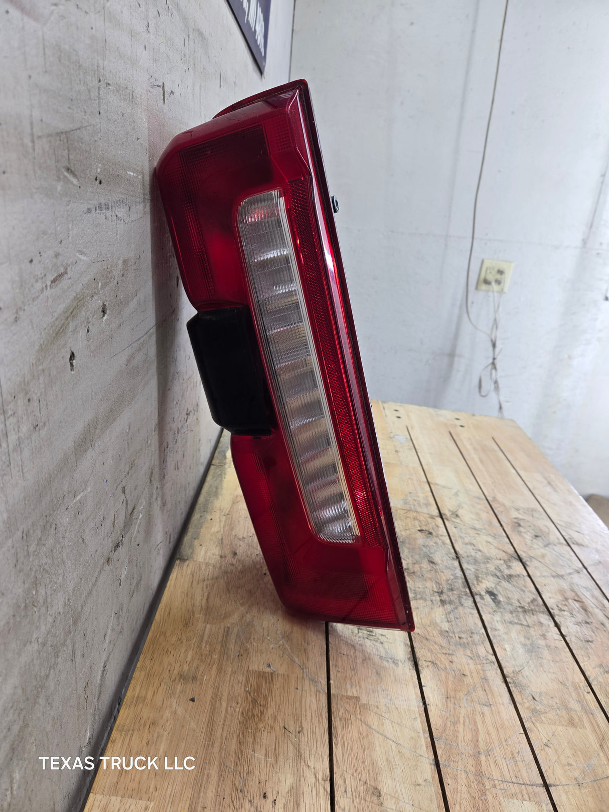 2023-2026 Ford Super Duty F250 F350 F450 LH Driver Side Incandescent Tail Light With Bliss PC3B-13B505-BH