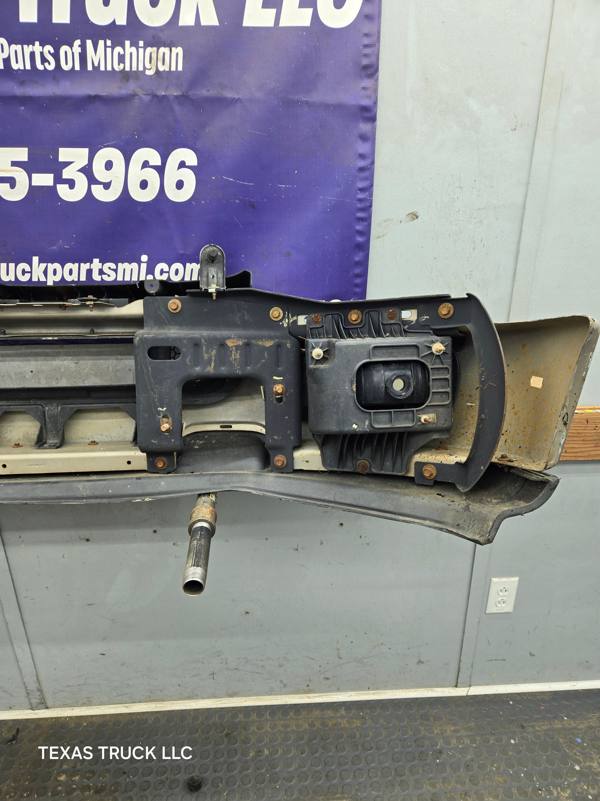 2004-2005 Ford F150 Front Bumper - Painted