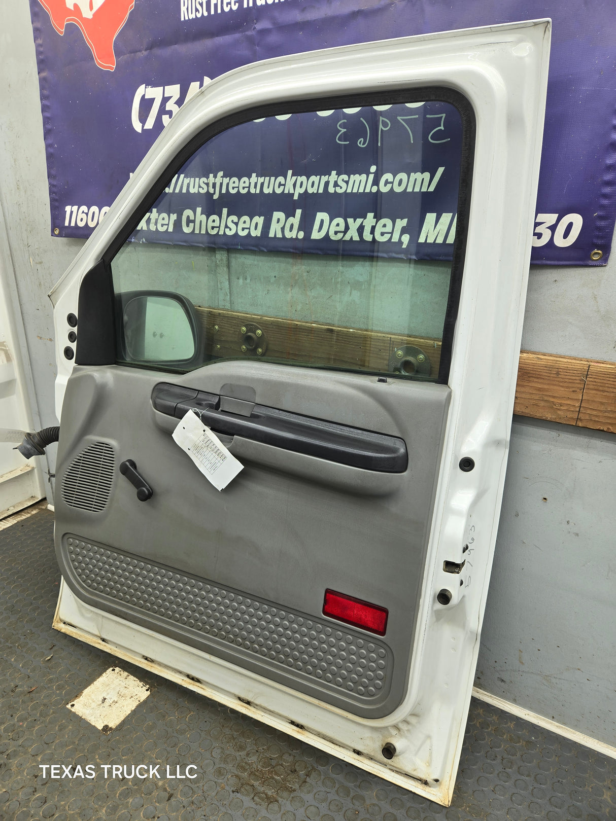 1999-2011 Ford Super Duty / Excursion Front Passenger RH Door F250 F350 F450 F550