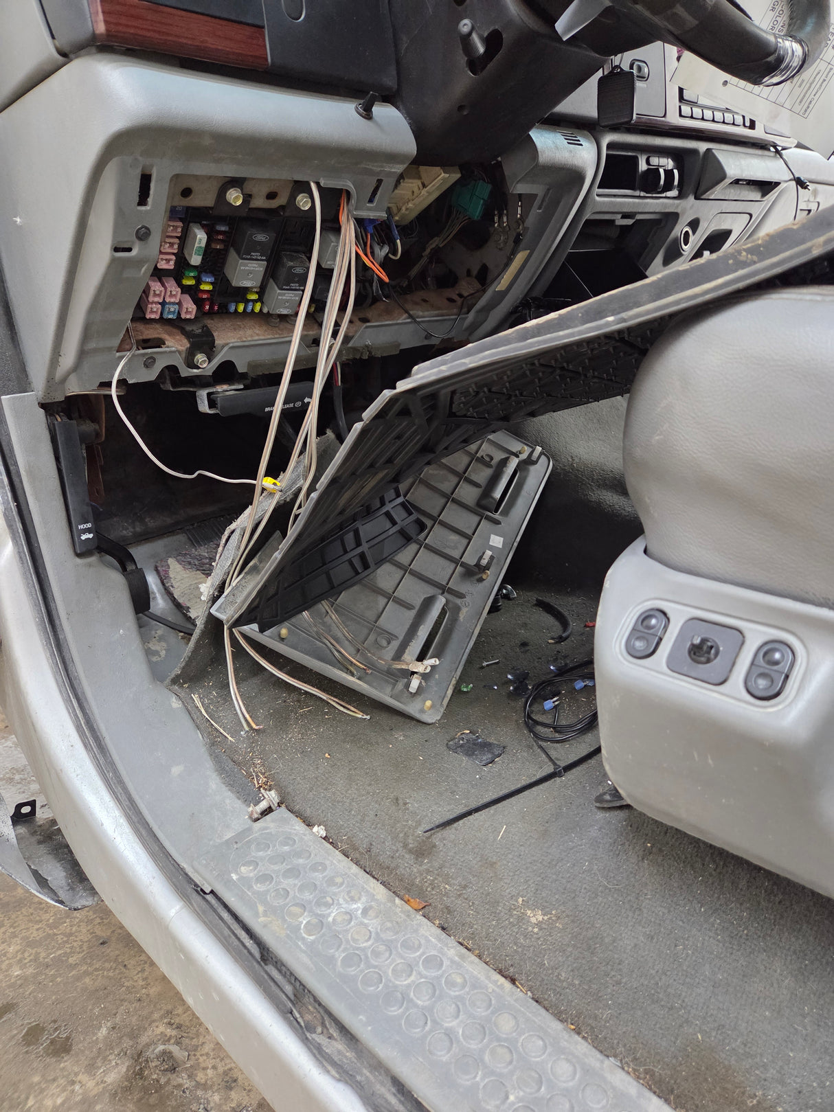 1999-2007 Ford Super Duty F250 F350 F450 F550 4 Door Crew Cab