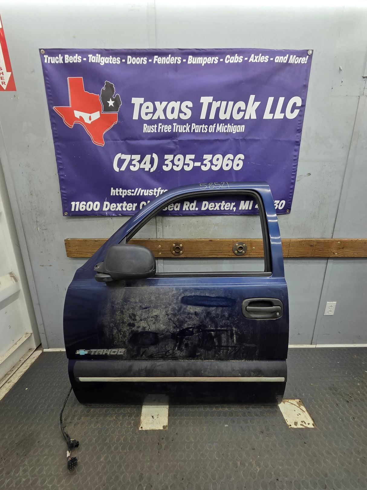 1999-2006 Chevrolet Silverado / GMC Sierra 1500 2500 3500 HD Front Driver Side Door LH