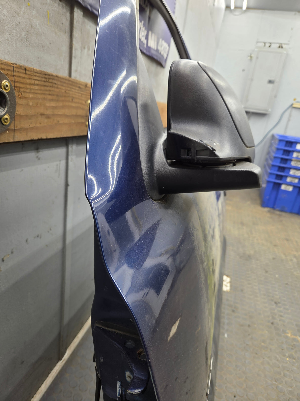 1999-2006 Chevrolet Silverado / GMC Sierra 1500 2500 3500 HD Front Driver Side Door LH