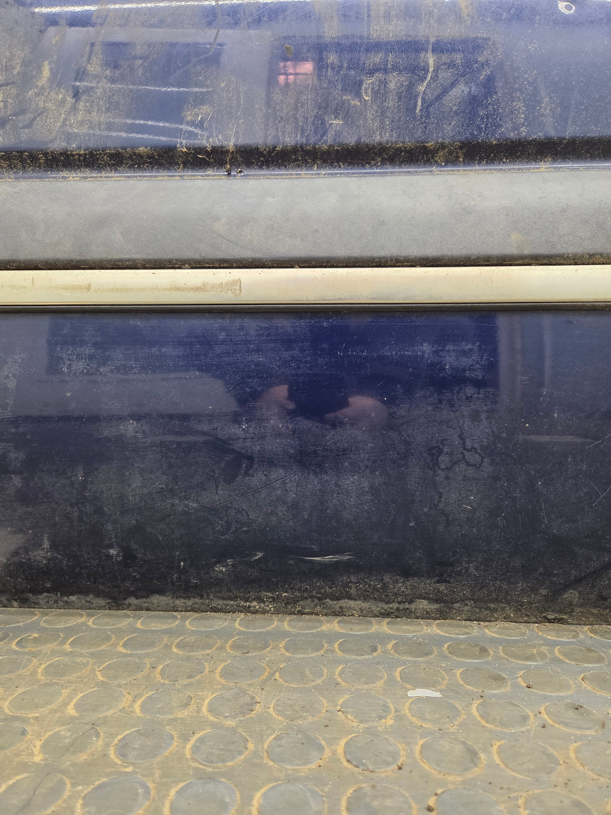 1999-2006 Chevrolet Silverado / GMC Sierra 1500 2500 3500 HD Front Driver Side Door LH