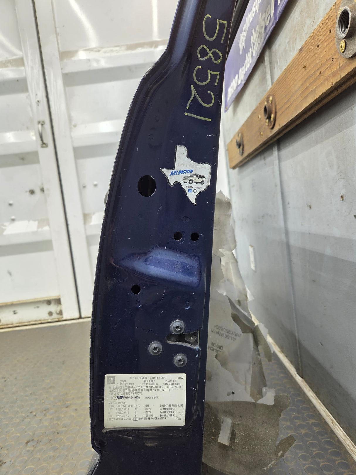 1999-2006 Chevrolet Silverado / GMC Sierra 1500 2500 3500 HD Front Driver Side Door LH