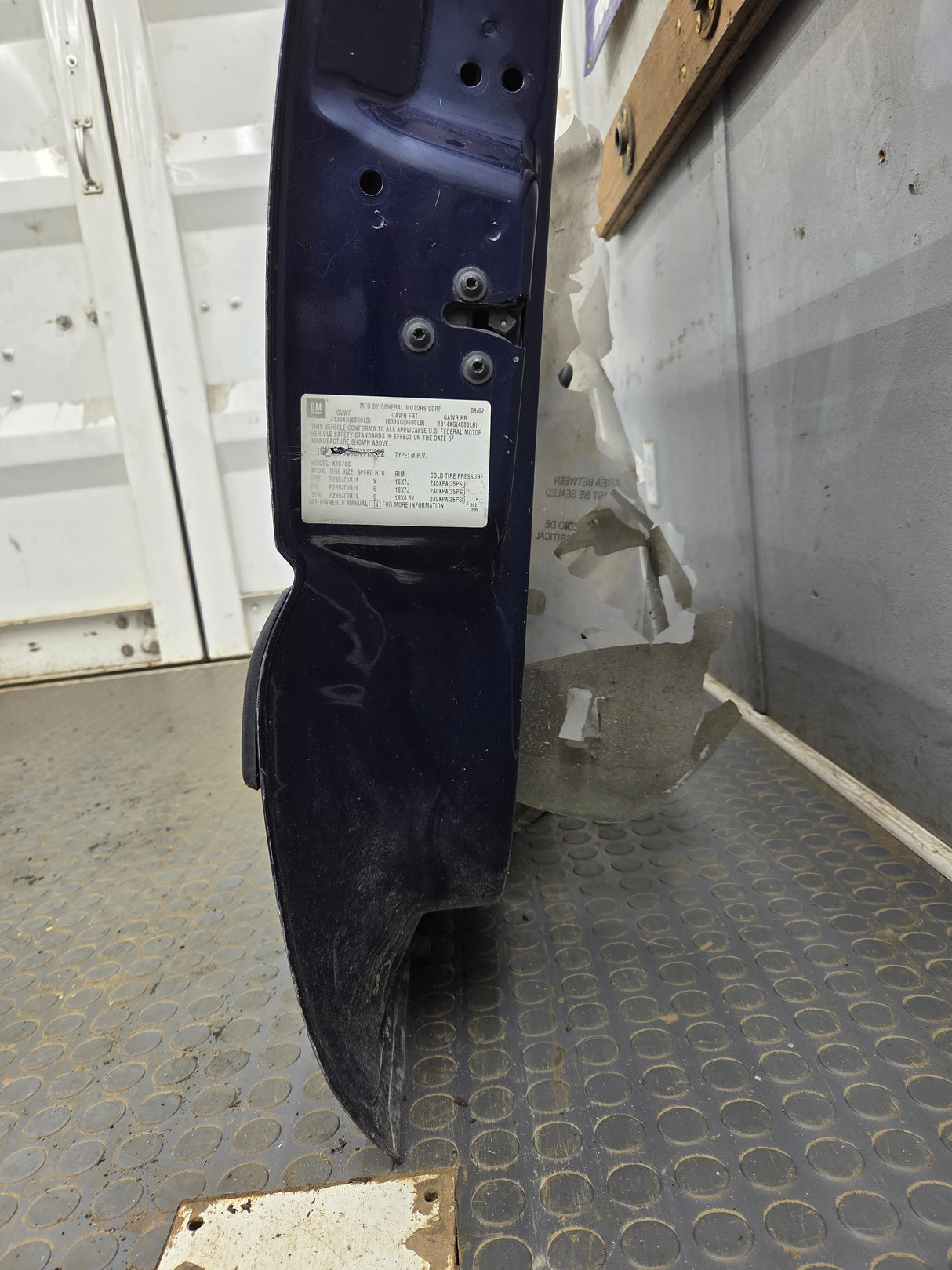 1999-2006 Chevrolet Silverado / GMC Sierra 1500 2500 3500 HD Front Driver Side Door LH