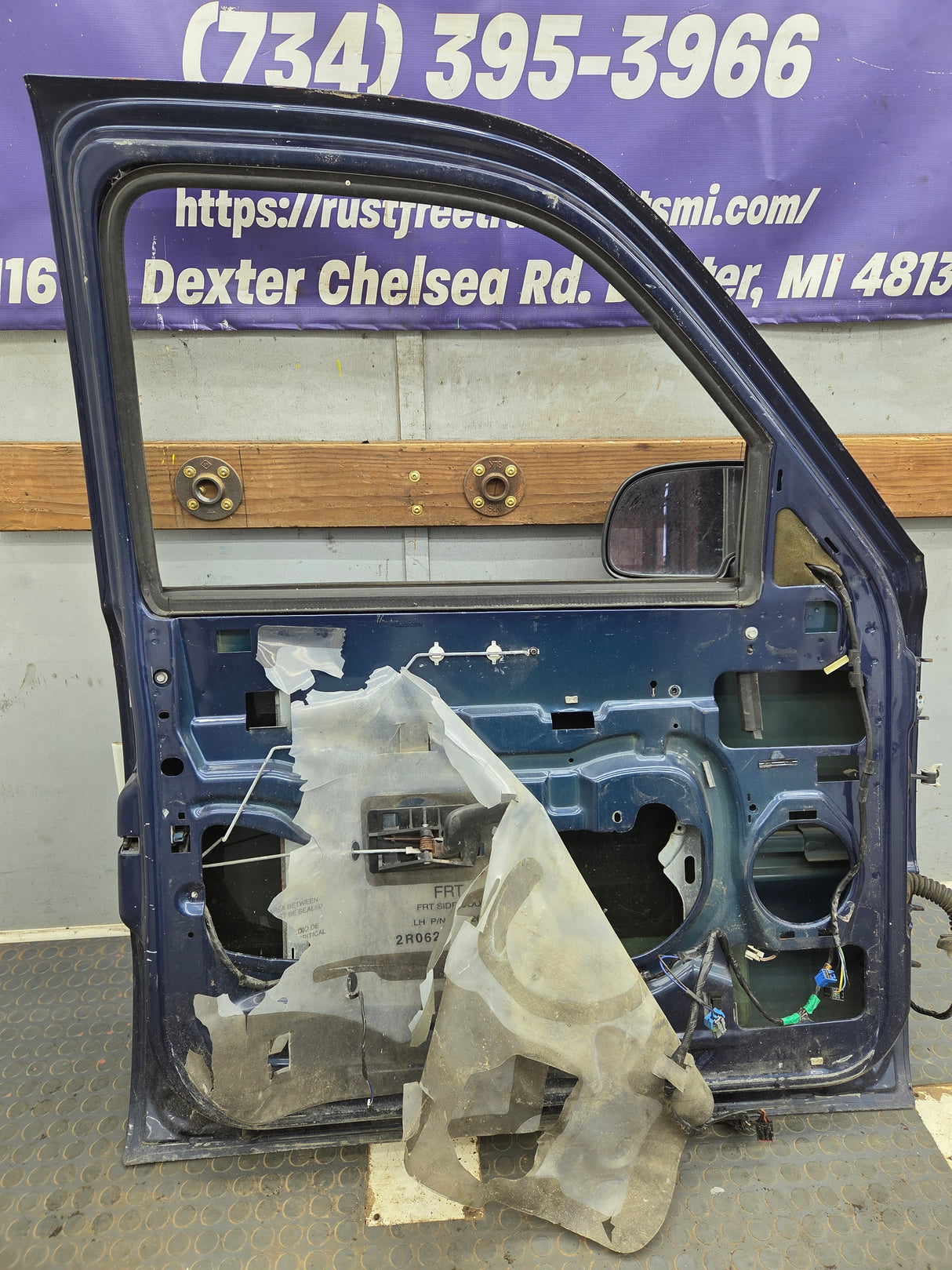 1999-2006 Chevrolet Silverado / GMC Sierra 1500 2500 3500 HD Front Driver Side Door LH