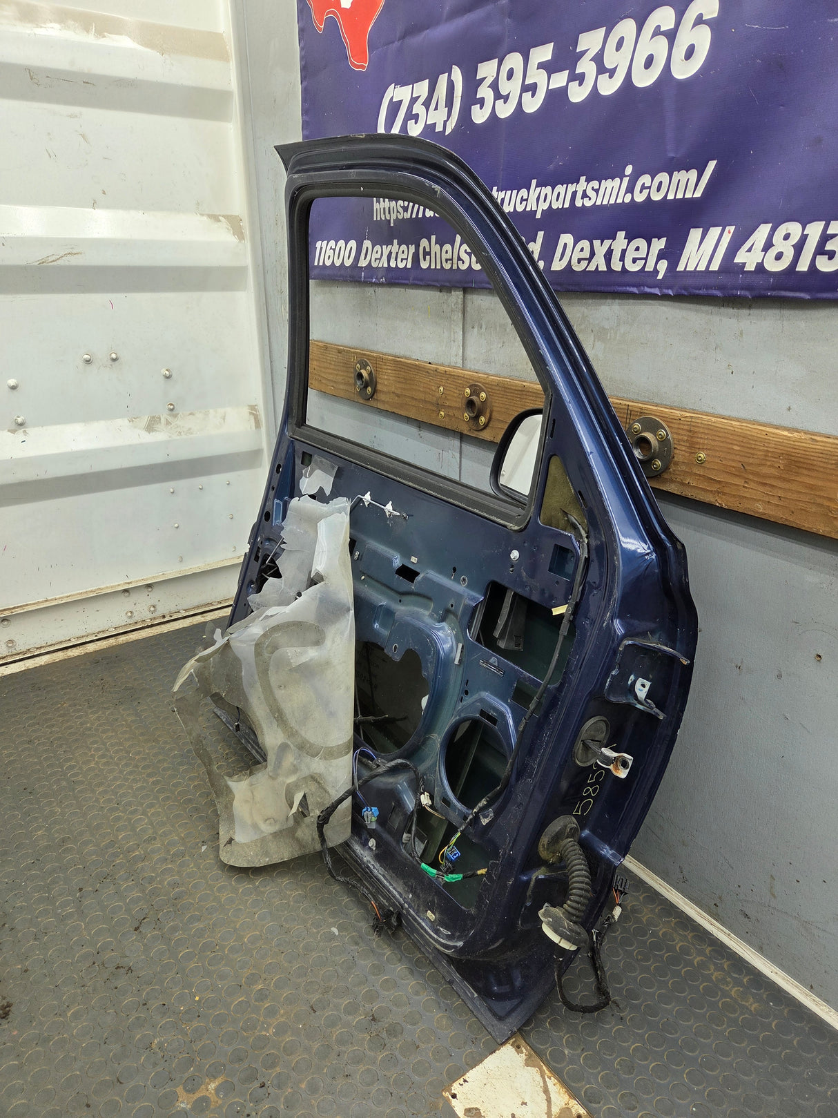 1999-2006 Chevrolet Silverado / GMC Sierra 1500 2500 3500 HD Front Driver Side Door LH