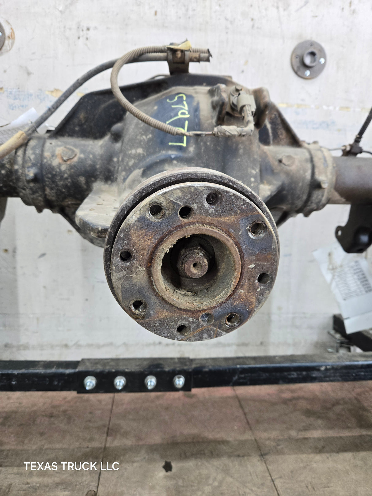 2008-2010 Ford Super Duty F250 F350 SRW Rear Axle 4.10 Gear Ratio