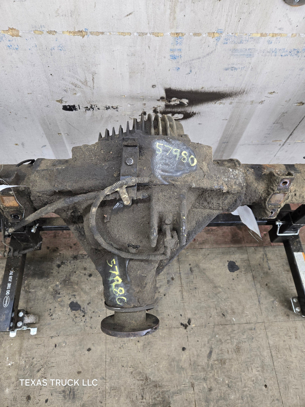 2013-2016 Ford Super Duty F350 Cab Chassis Rear Axle 4.10 Gear Ratio Rear End 237k miles
