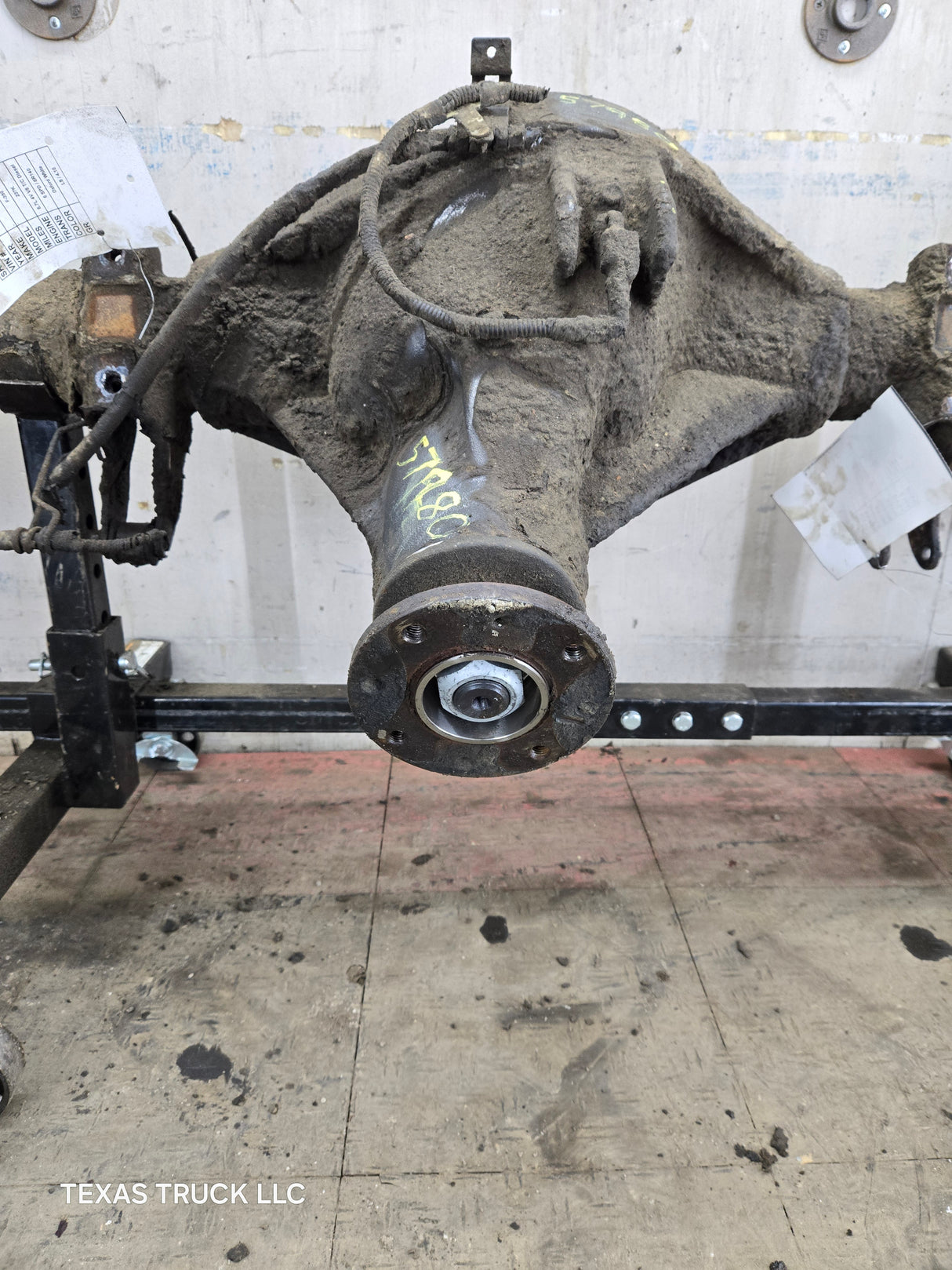 2013-2016 Ford Super Duty F350 Cab Chassis Rear Axle 4.10 Gear Ratio Rear End 237k miles