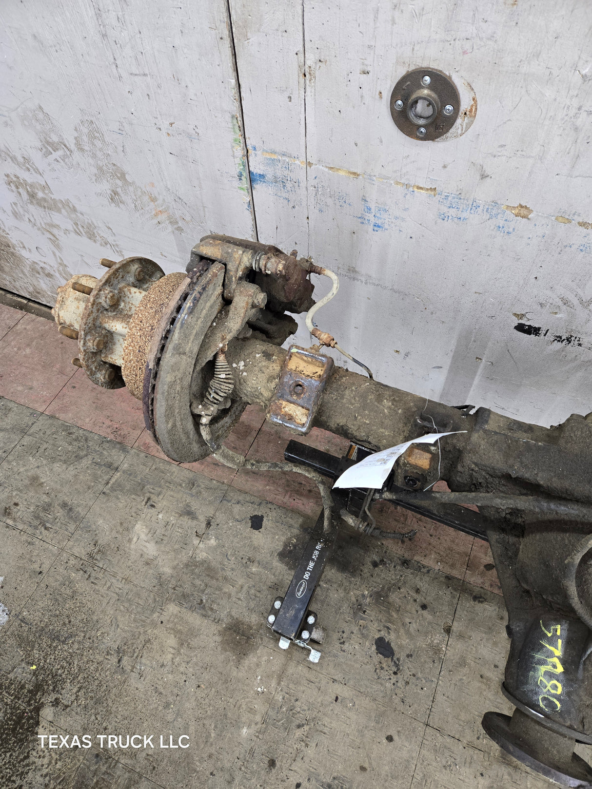 2013-2016 Ford Super Duty F350 Cab Chassis Rear Axle 4.10 Gear Ratio Rear End 237k miles
