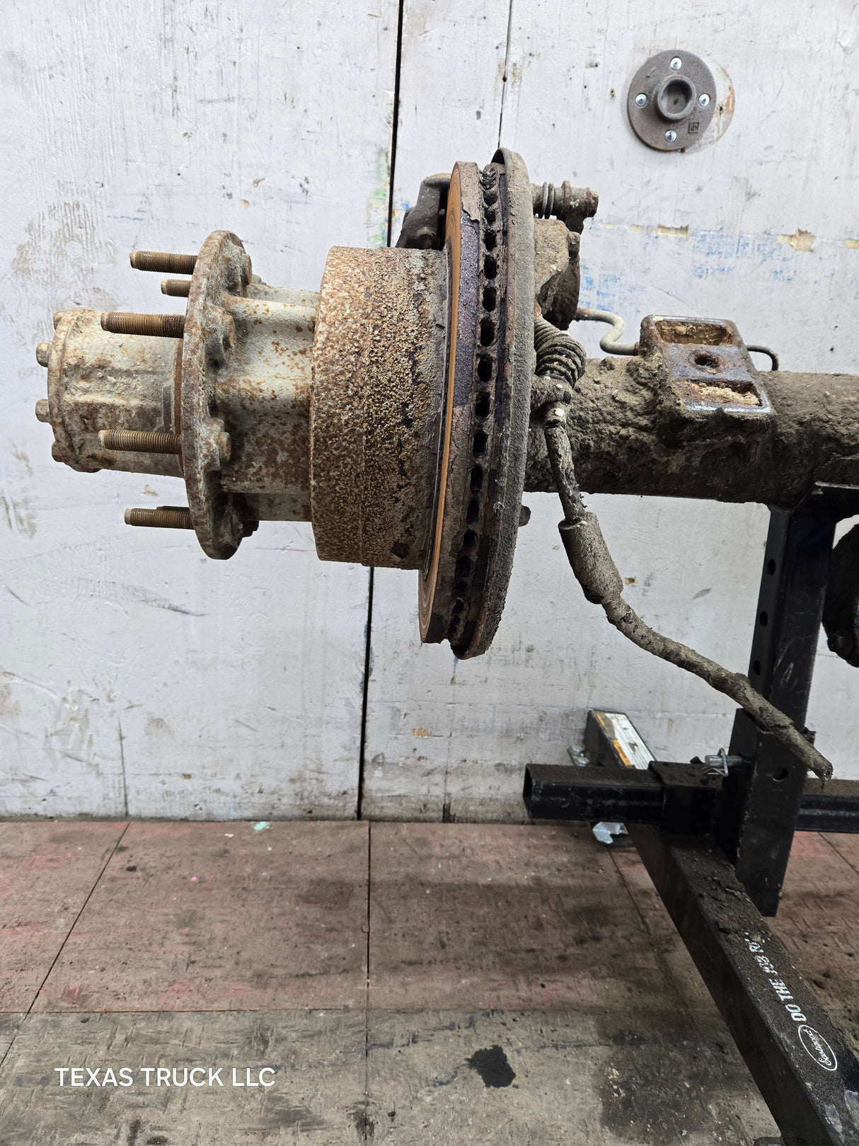 2013-2016 Ford Super Duty F350 Cab Chassis Rear Axle 4.10 Gear Ratio Rear End 237k miles