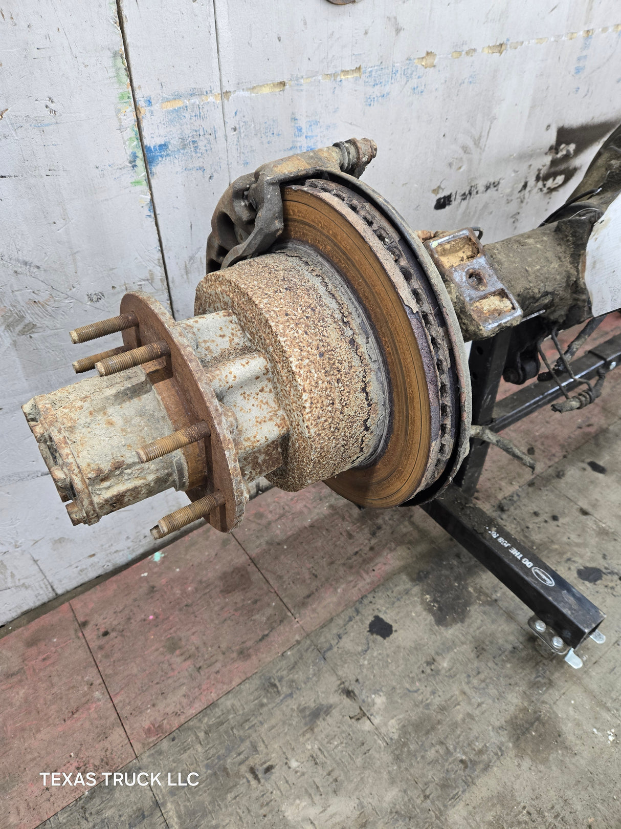 2013-2016 Ford Super Duty F350 Cab Chassis Rear Axle 4.10 Gear Ratio Rear End 237k miles