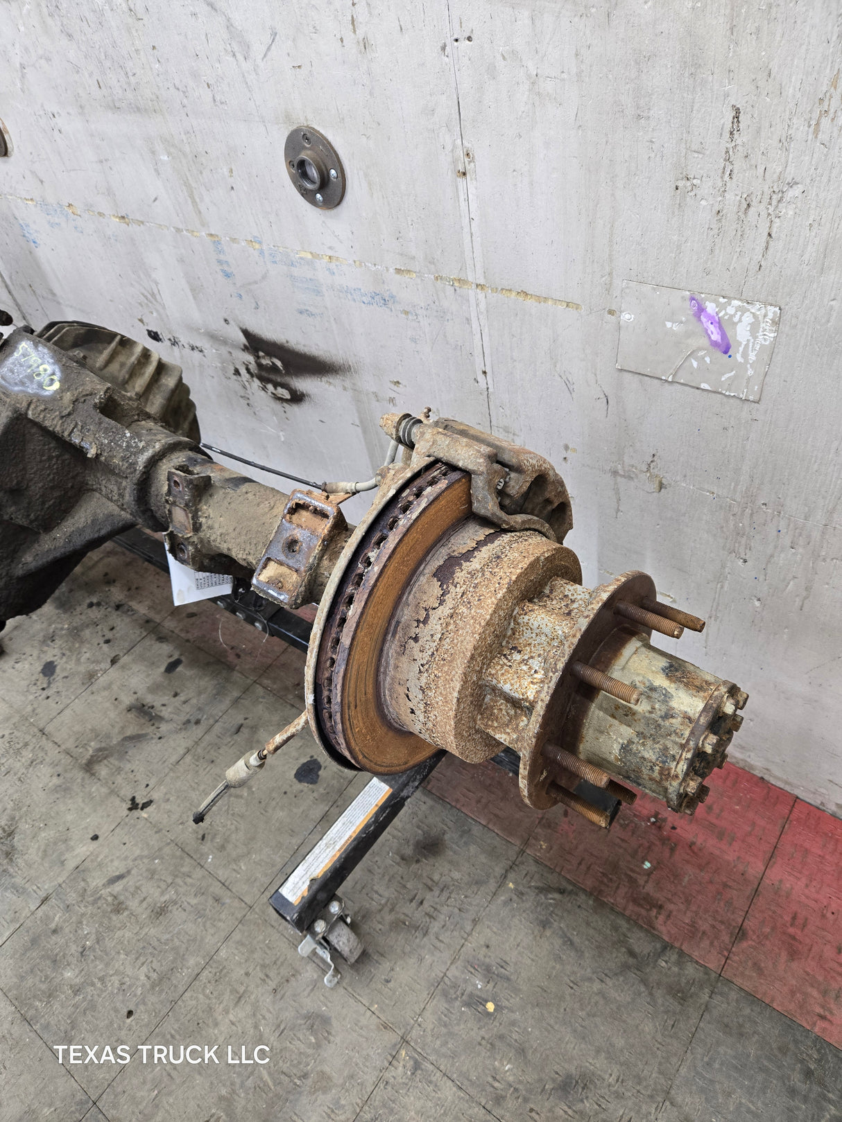 2013-2016 Ford Super Duty F350 Cab Chassis Rear Axle 4.10 Gear Ratio Rear End 237k miles
