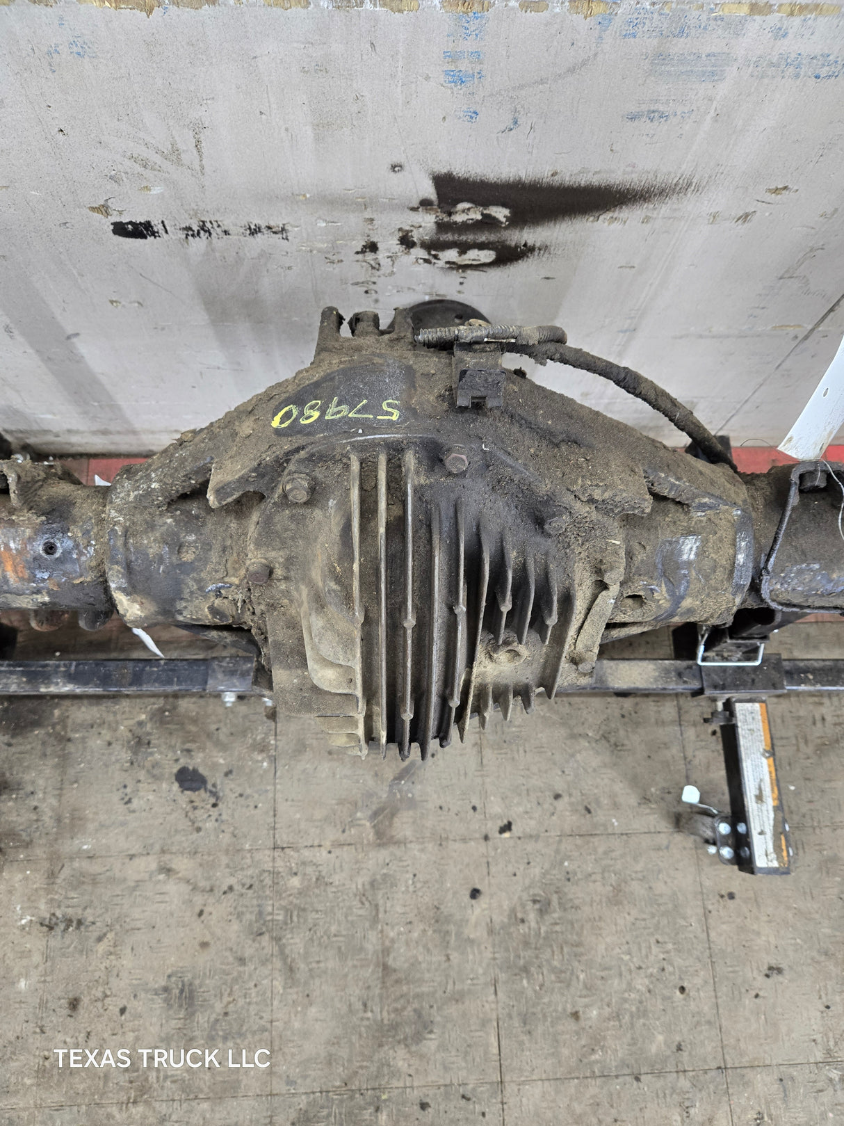 2013-2016 Ford Super Duty F350 Cab Chassis Rear Axle 4.10 Gear Ratio Rear End 237k miles