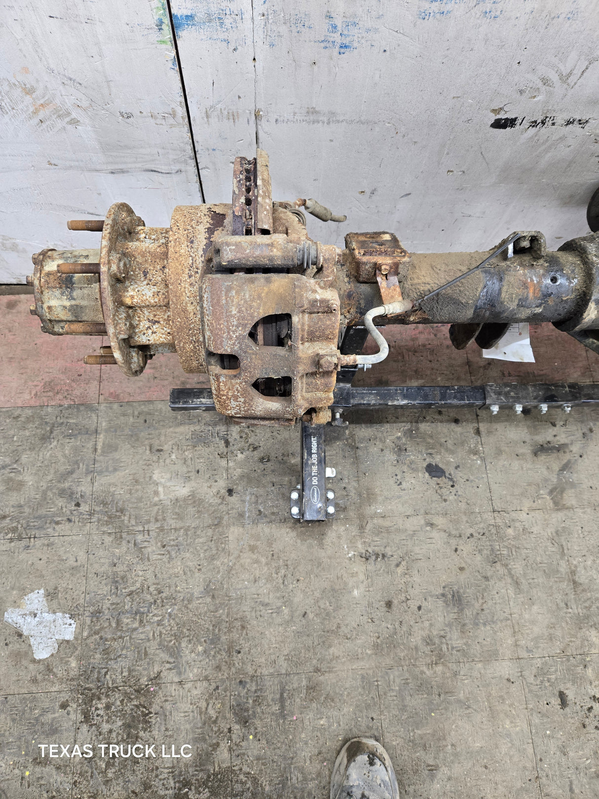 2013-2016 Ford Super Duty F350 Cab Chassis Rear Axle 4.10 Gear Ratio Rear End 237k miles