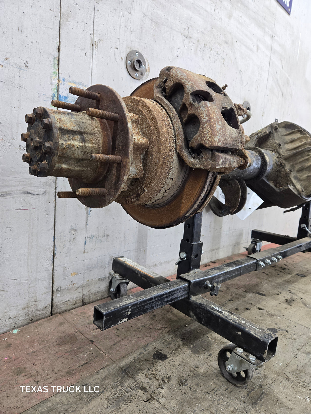 2013-2016 Ford Super Duty F350 Cab Chassis Rear Axle 4.10 Gear Ratio Rear End 237k miles