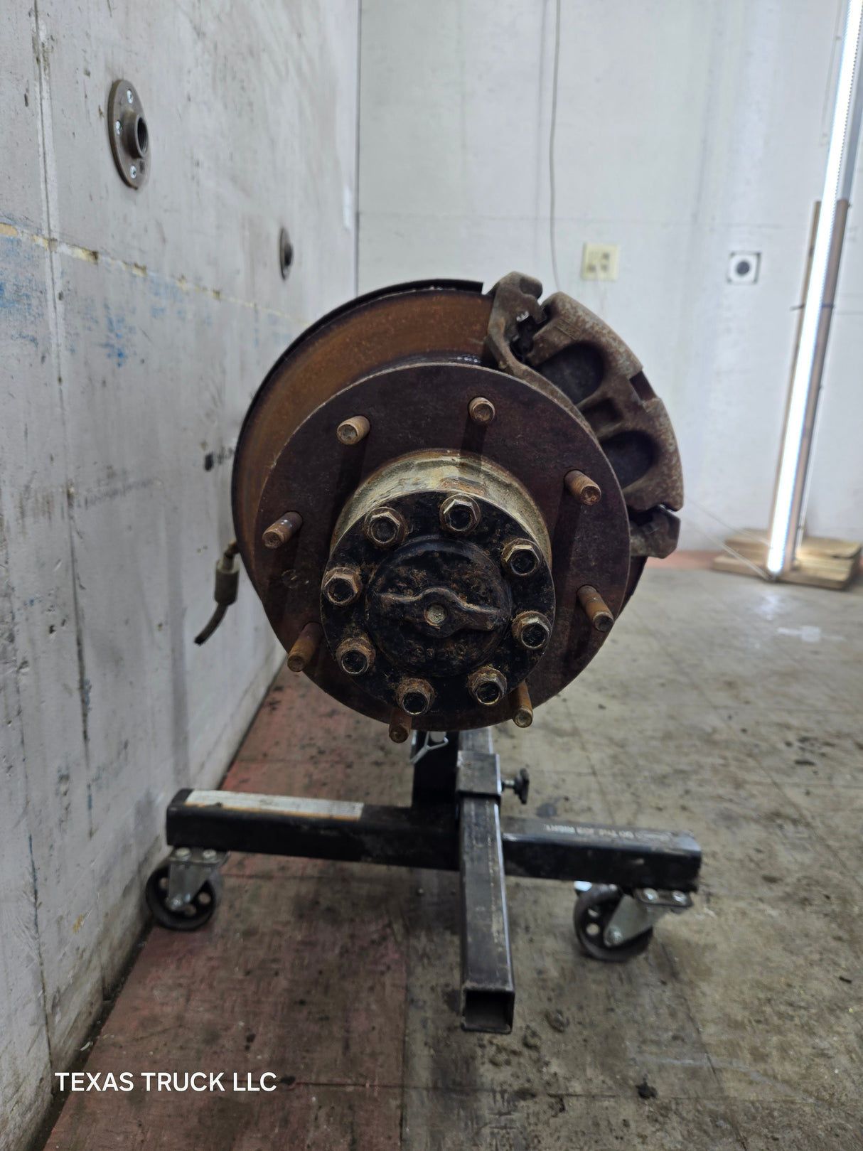 2013-2016 Ford Super Duty F350 Cab Chassis Rear Axle 4.10 Gear Ratio Rear End 237k miles