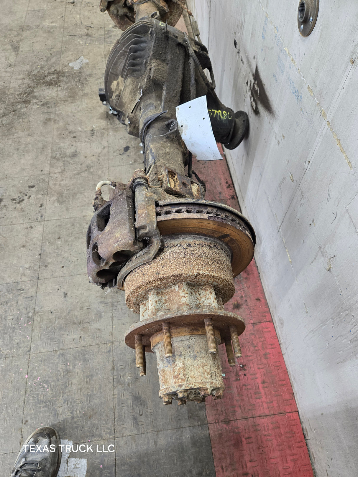 2013-2016 Ford Super Duty F350 Cab Chassis Rear Axle 4.10 Gear Ratio Rear End 237k miles