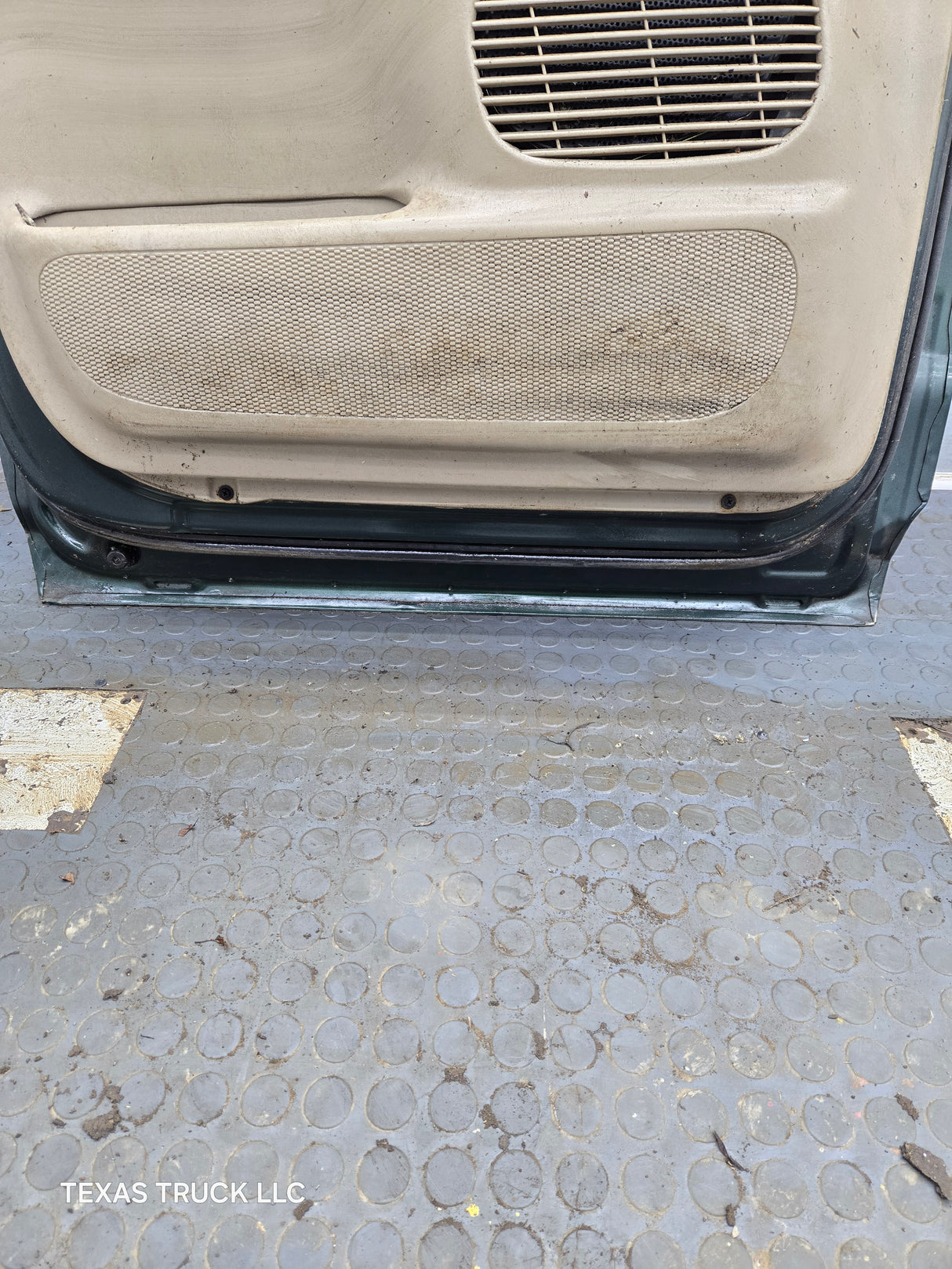 2001-2003 Ford F-150 Driver Side Rear Crew Cab LH door