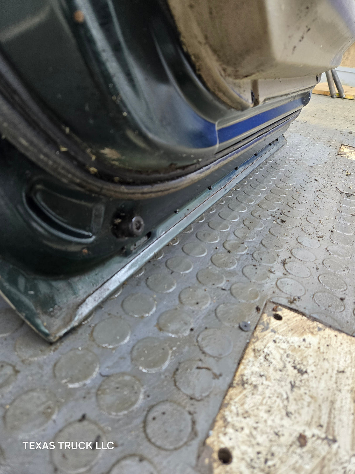 2001-2003 Ford F-150 Driver Side Rear Crew Cab LH door