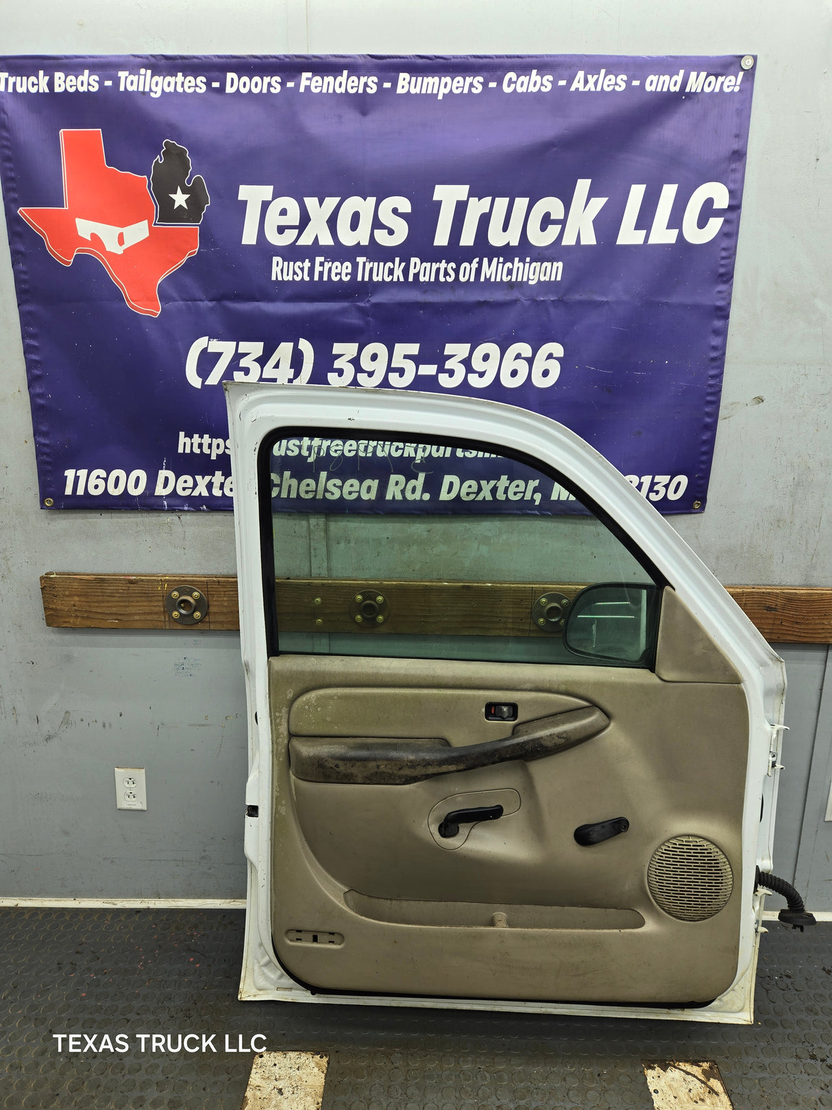 1999-2006 Chevrolet Silverado / GMC Sierra 1500 2500 3500 HD Front Driver Side Door LH