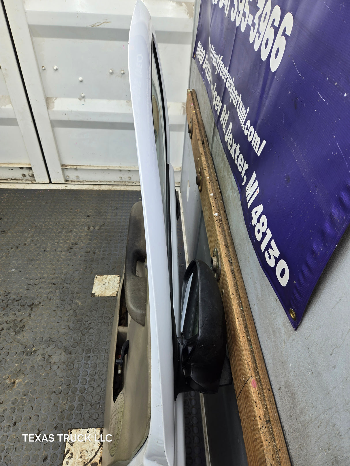 1999-2006 Chevrolet Silverado / GMC Sierra 1500 2500 3500 HD Front Driver Side Door LH