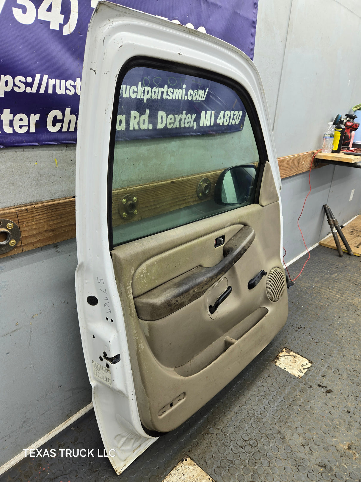 1999-2006 Chevrolet Silverado / GMC Sierra 1500 2500 3500 HD Front Driver Side Door LH