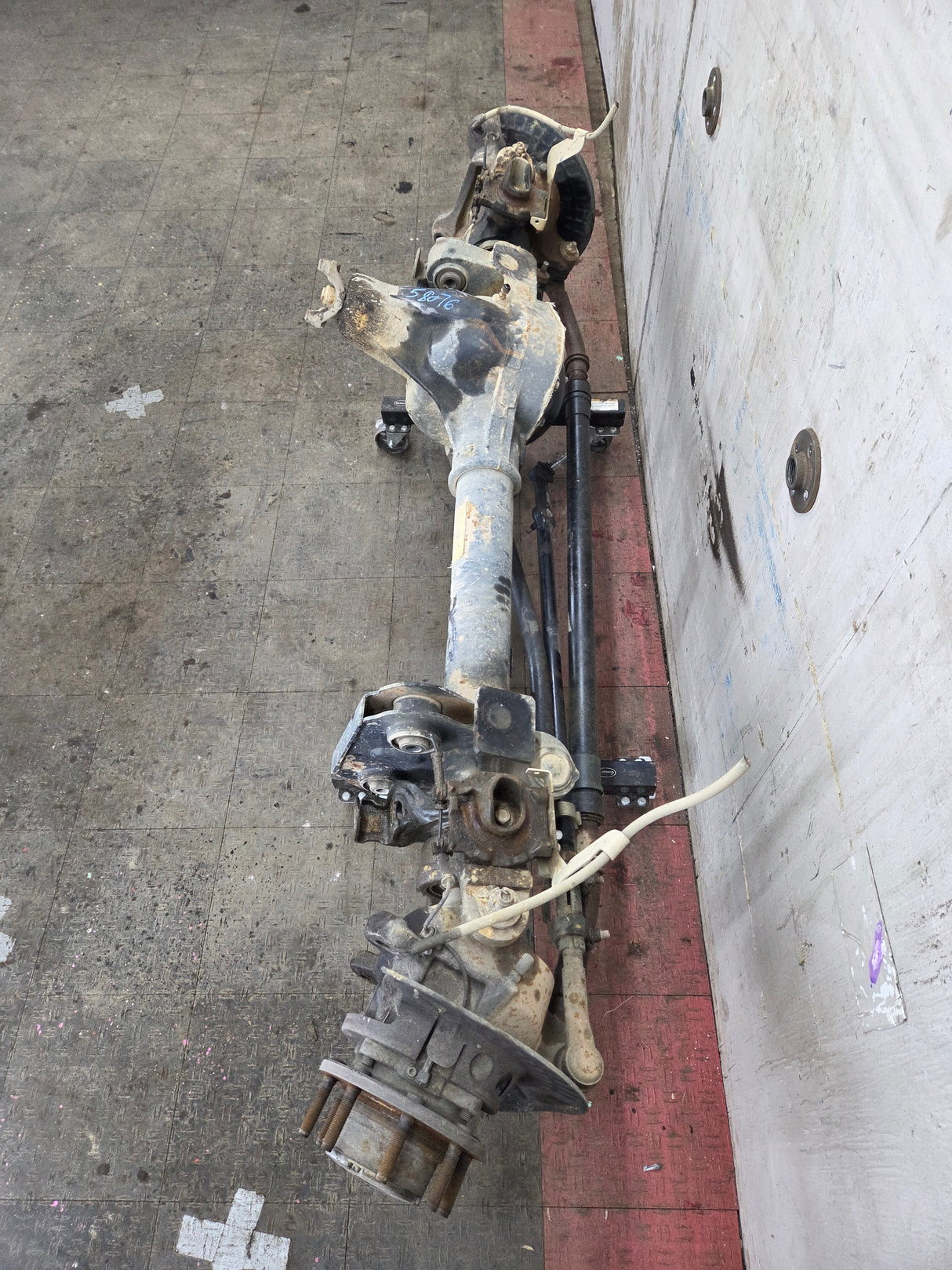 2013-2016 Ford Super Duty F250 F350 FRONT Axle 3.31 Gear Ratio