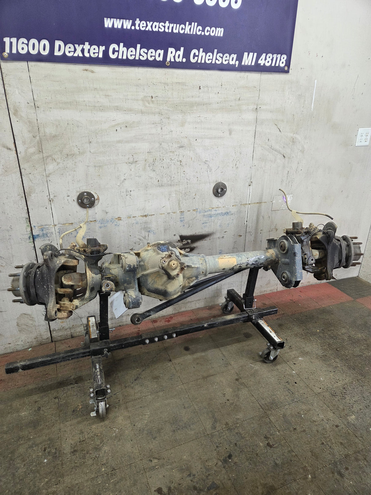2013-2016 Ford Super Duty F250 F350 FRONT Axle 3.31 Gear Ratio