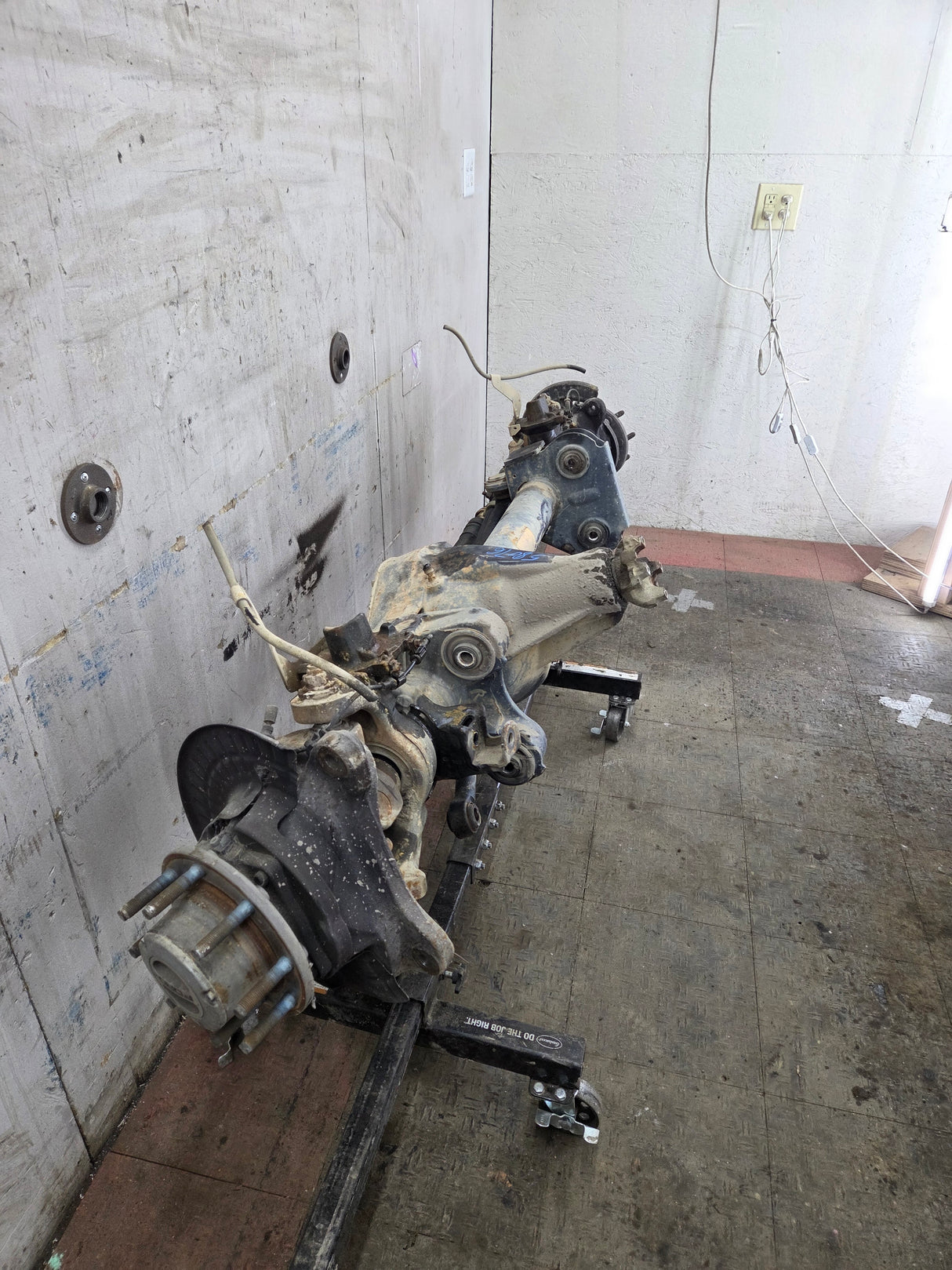 2013-2016 Ford Super Duty F250 F350 FRONT Axle 3.31 Gear Ratio