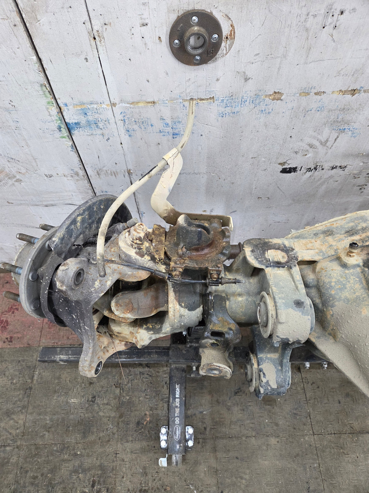 2013-2016 Ford Super Duty F250 F350 FRONT Axle 3.31 Gear Ratio