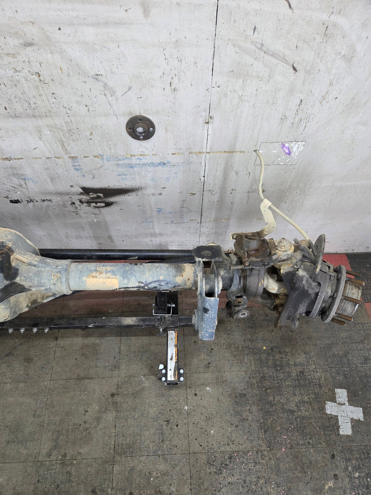 2013-2016 Ford Super Duty F250 F350 FRONT Axle 3.31 Gear Ratio