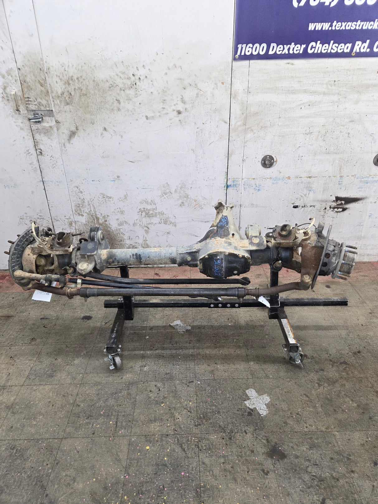 2013-2016 Ford Super Duty F250 F350 FRONT Axle 3.31 Gear Ratio