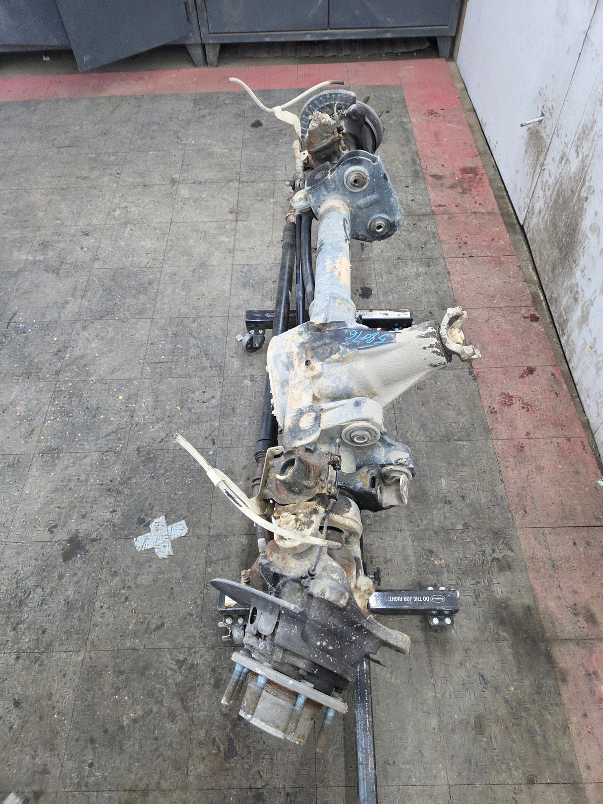 2013-2016 Ford Super Duty F250 F350 FRONT Axle 3.31 Gear Ratio