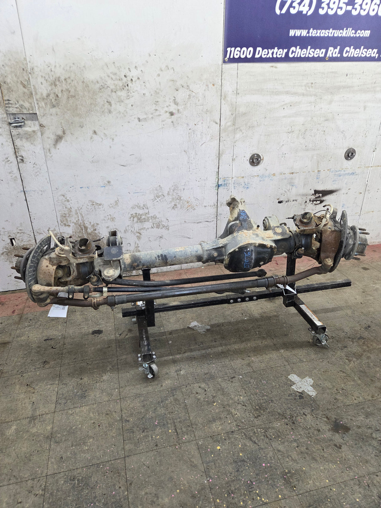 2013-2016 Ford Super Duty F250 F350 FRONT Axle 3.31 Gear Ratio