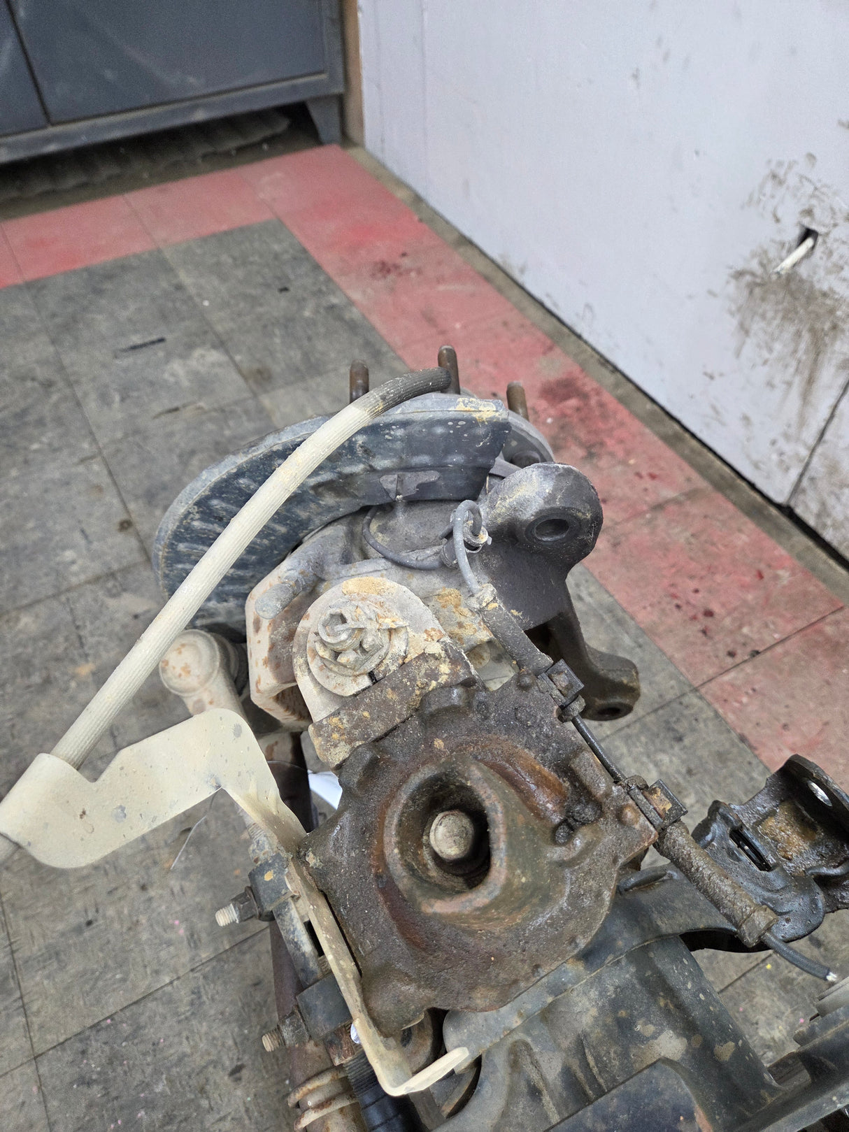 2013-2016 Ford Super Duty F250 F350 FRONT Axle 3.31 Gear Ratio