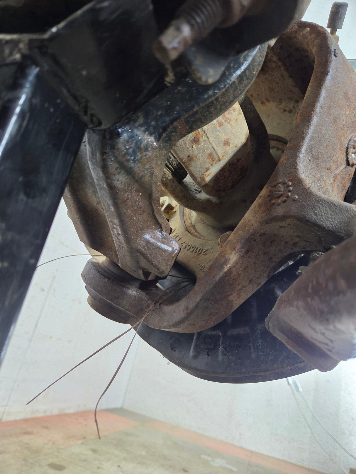 2013-2016 Ford Super Duty F250 F350 FRONT Axle 3.31 Gear Ratio