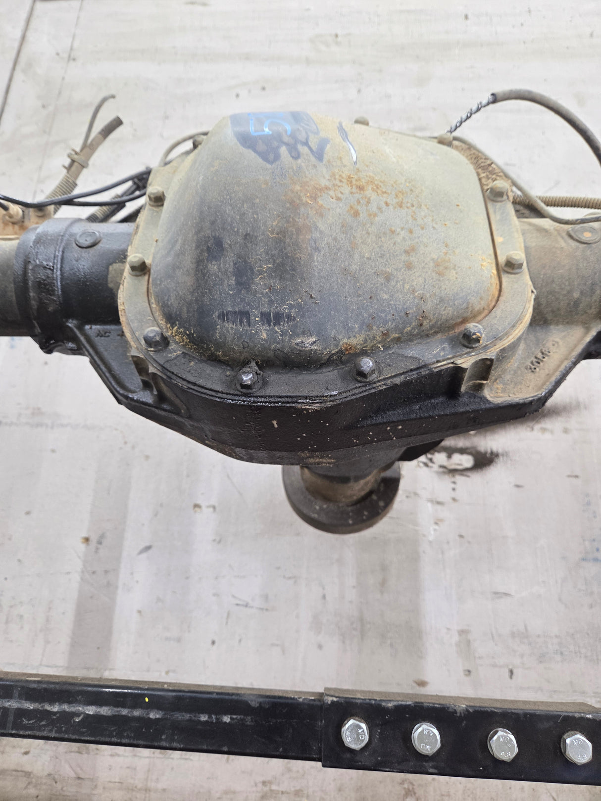 2013-2016 Ford Super Duty F250 F350 Rear Axle 3.31 Gear Ratio Rear End