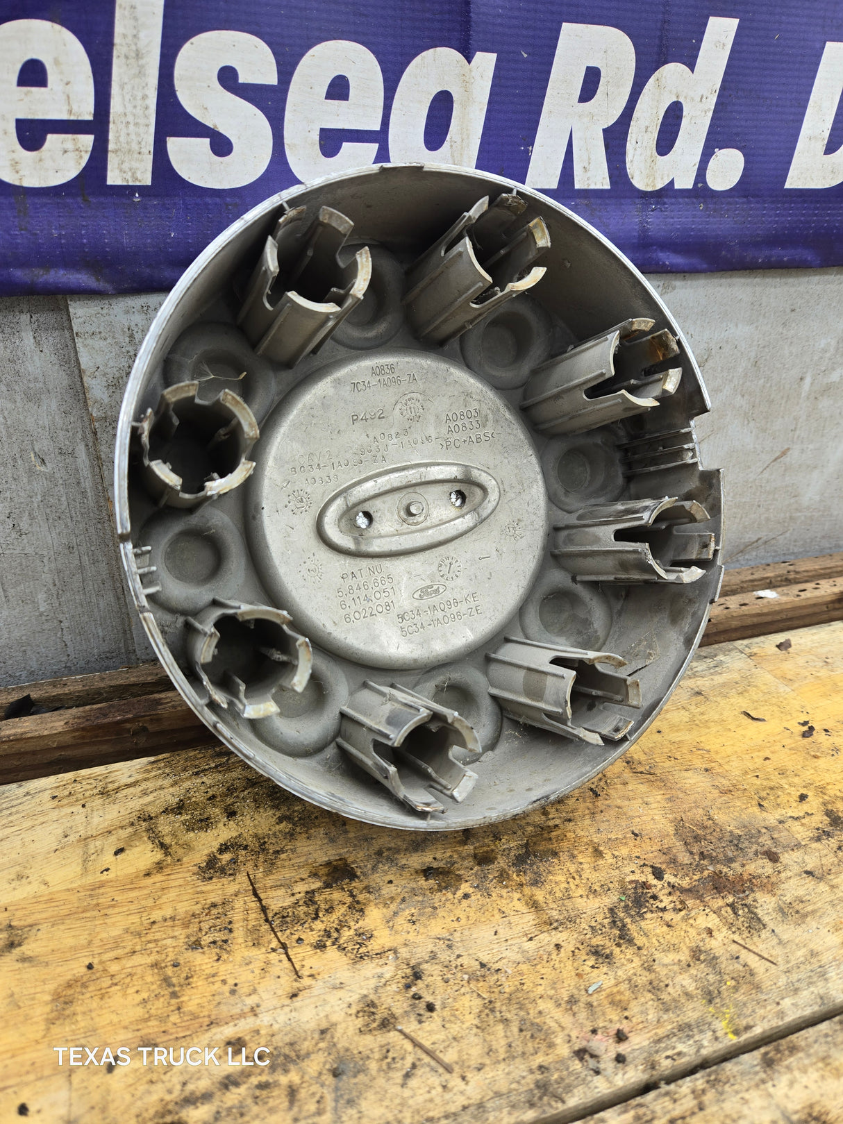 2005-2016 Ford Super Duty Wheel Center Cap F250 F350 5C34-1A096-KE / 5C34-1A096-ZE