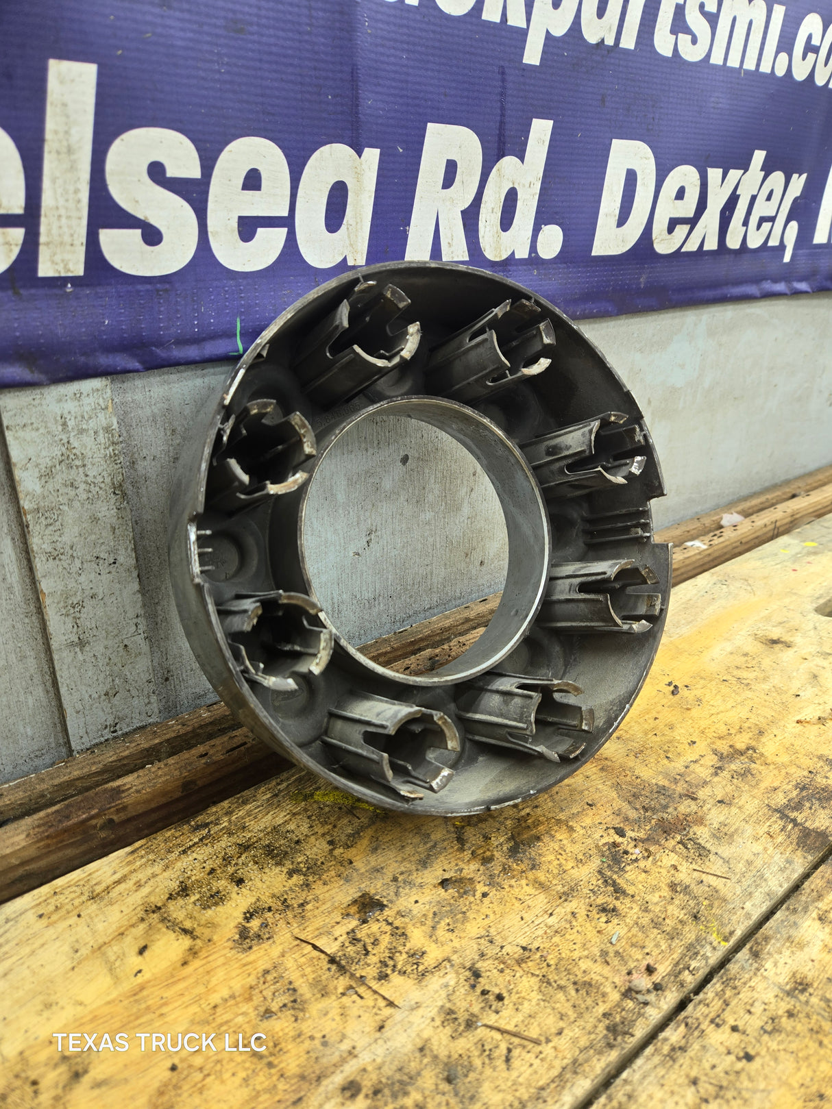 2008-2016 Ford Super Duty F250 F350 Front Hub Cap Chrome Center Cap 4x4 8 LUG