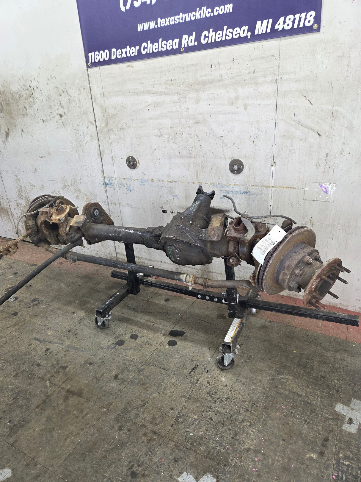 2013-2016 Ford Super Duty F350 Dually FRONT Axle 4.10 Gear Ratio 237k miles