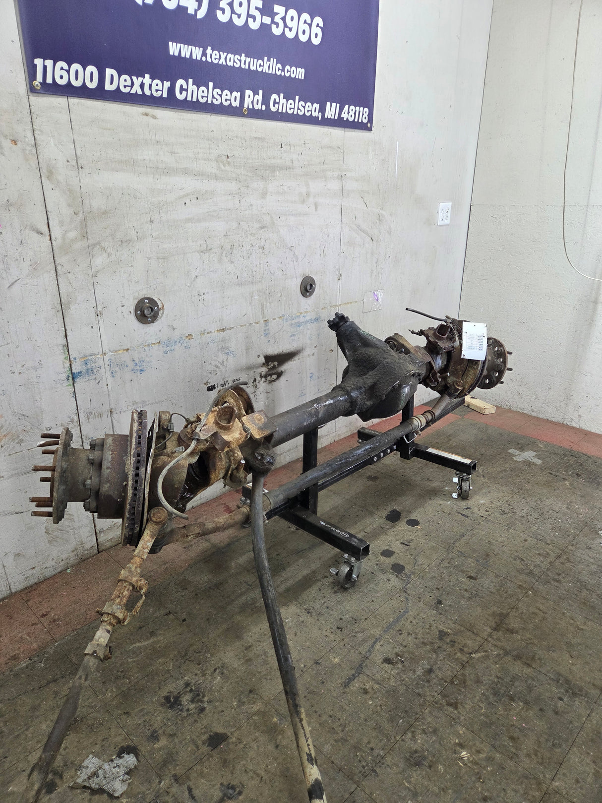 2013-2016 Ford Super Duty F350 Dually FRONT Axle 4.10 Gear Ratio 237k miles