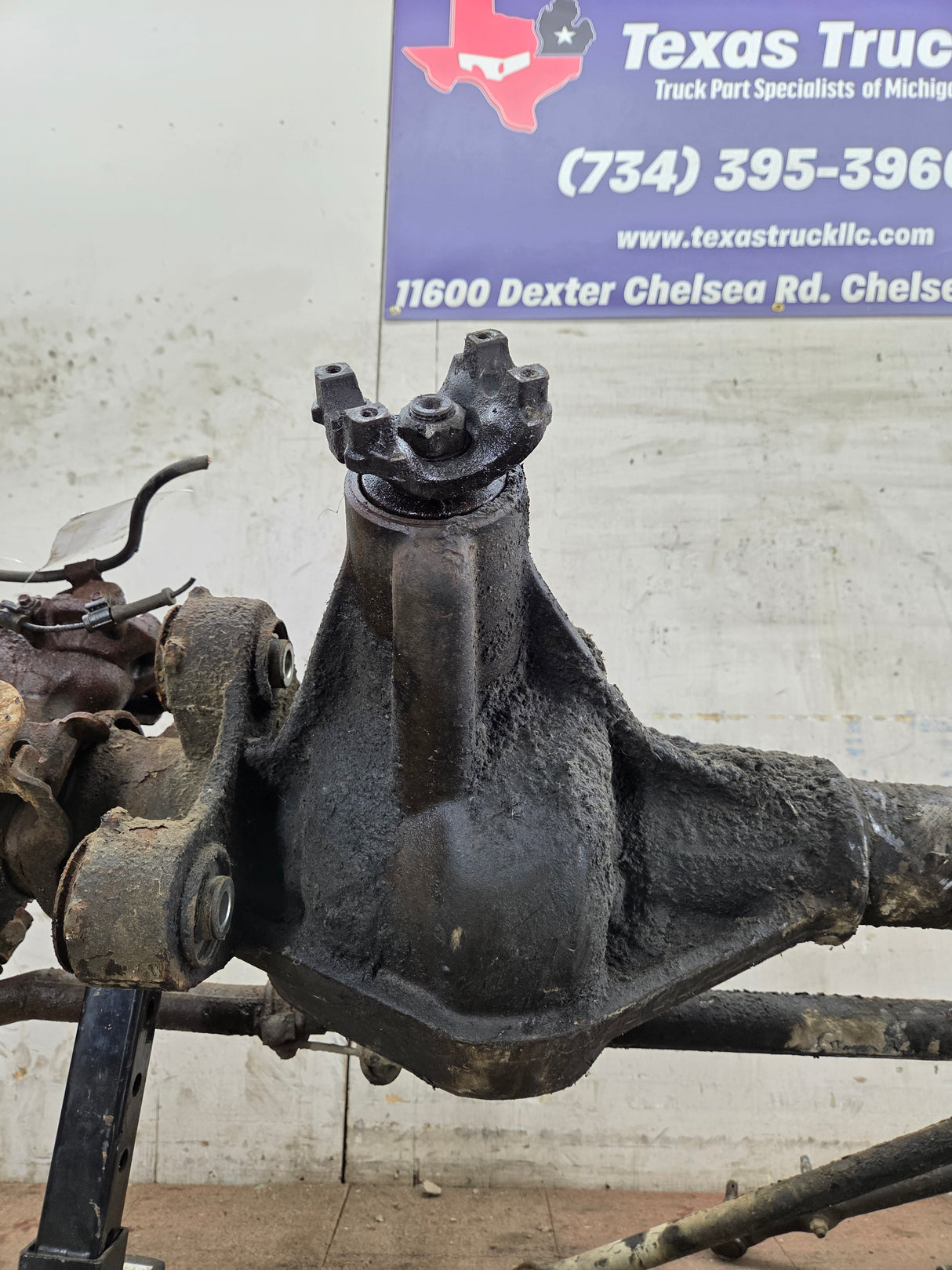 2013-2016 Ford Super Duty F350 Dually FRONT Axle 4.10 Gear Ratio 237k miles